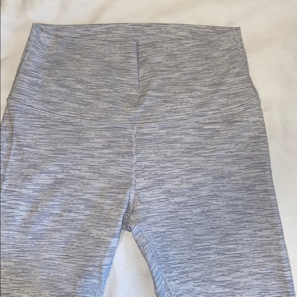 Lululemon wonder under